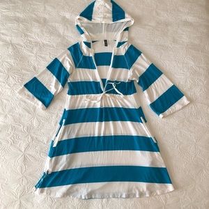 Kenneth Cole Reaction swimsuit cover-up